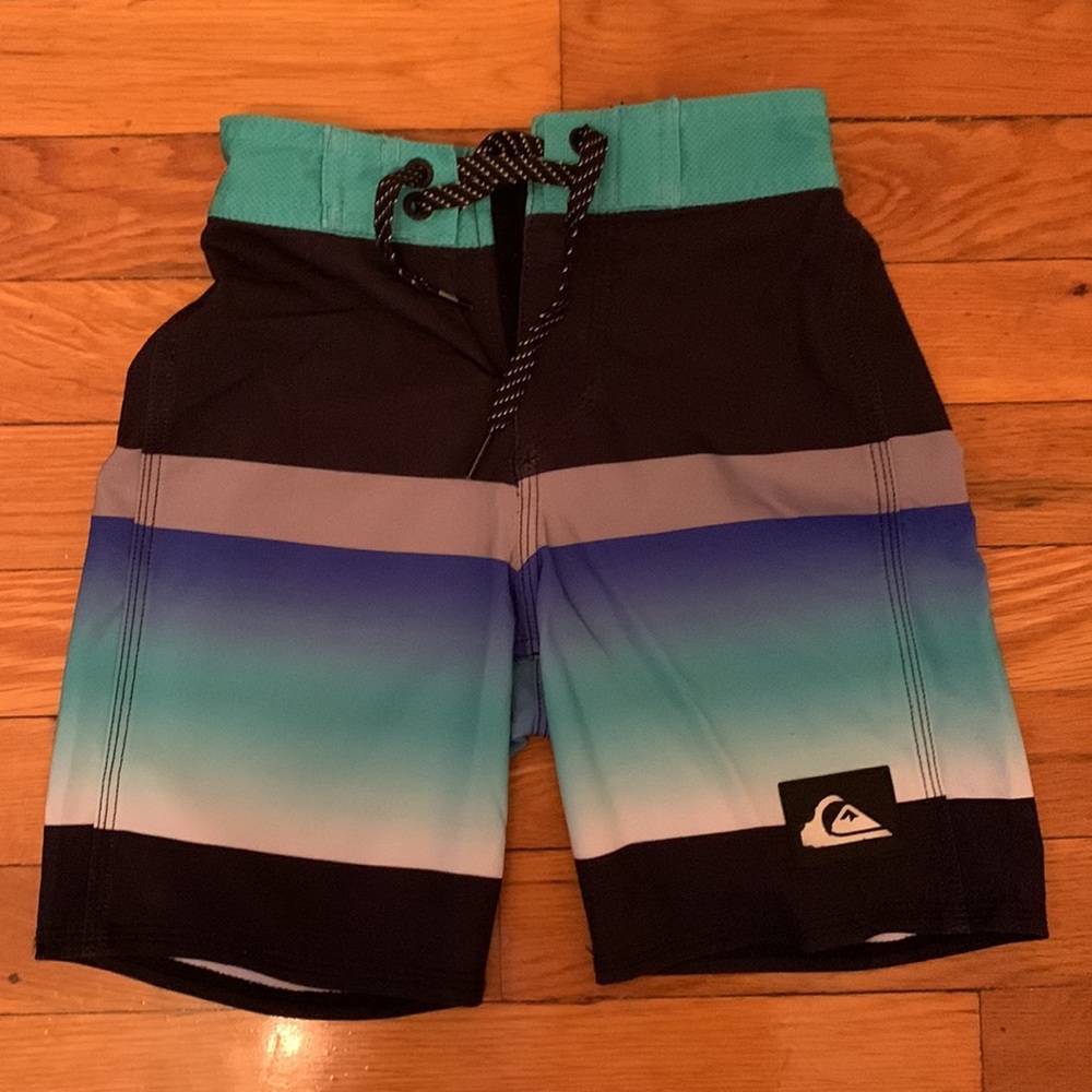 Quicksilver boy board shorts